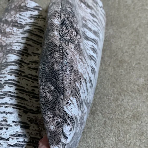 HOBO Gardner Hobo Bag - Picture 11 of 13